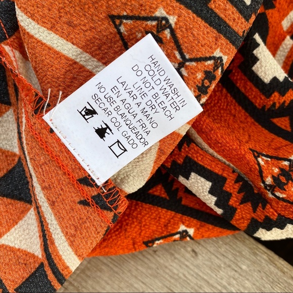 NWT LOVE J  orange/ blue top without sleeves M XL - Picture 5 of 12